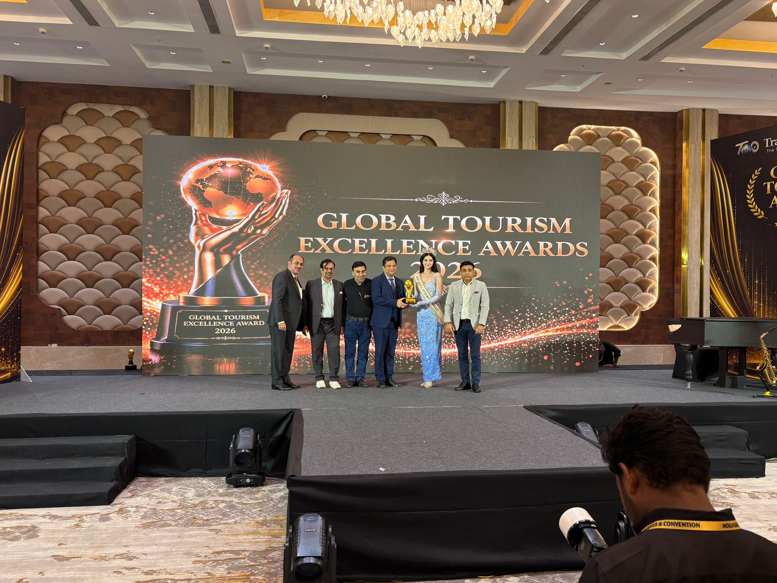 Aussie Grand Tours accepting the Global Excellence Tourism Awards 2026